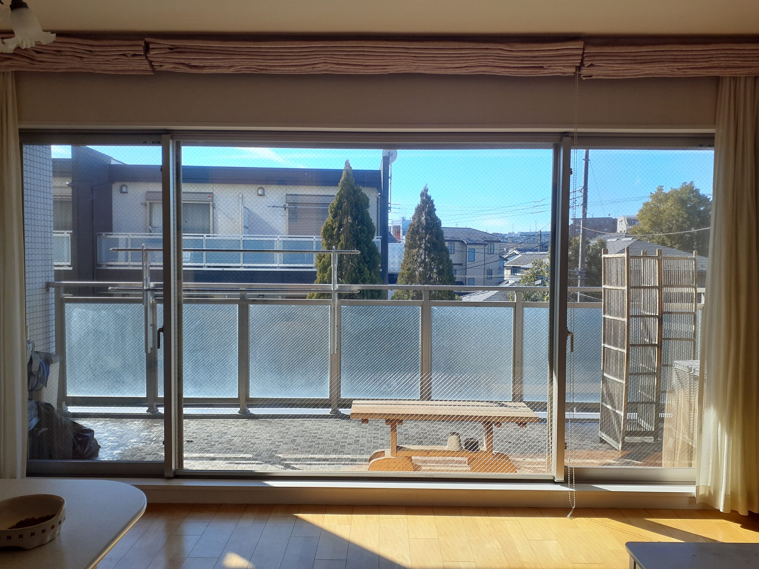川崎市のマンションで透明遮断熱フィルム施工